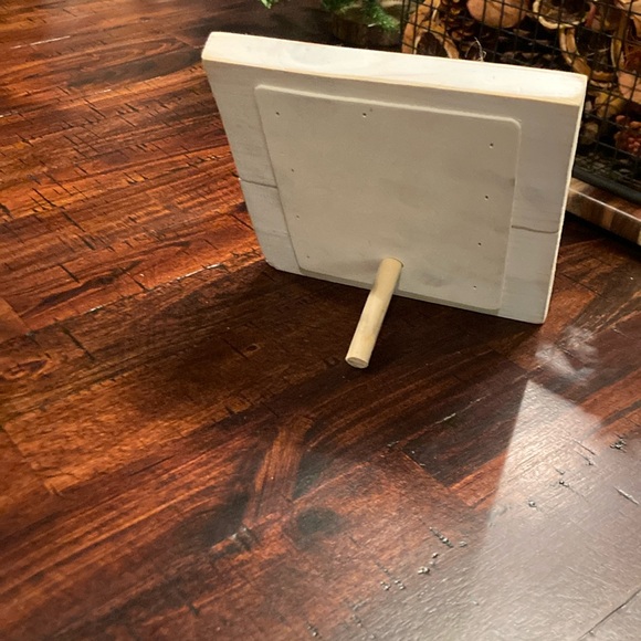 White distressed wooden photo frame, approx 7”x7”. - Picture 3 of 5